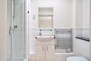 Shower room- click for photo gallery